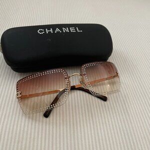 Chanel 4105-B Sunglasses / Rimless Rhinestone Gradient w/ Gold Metal
